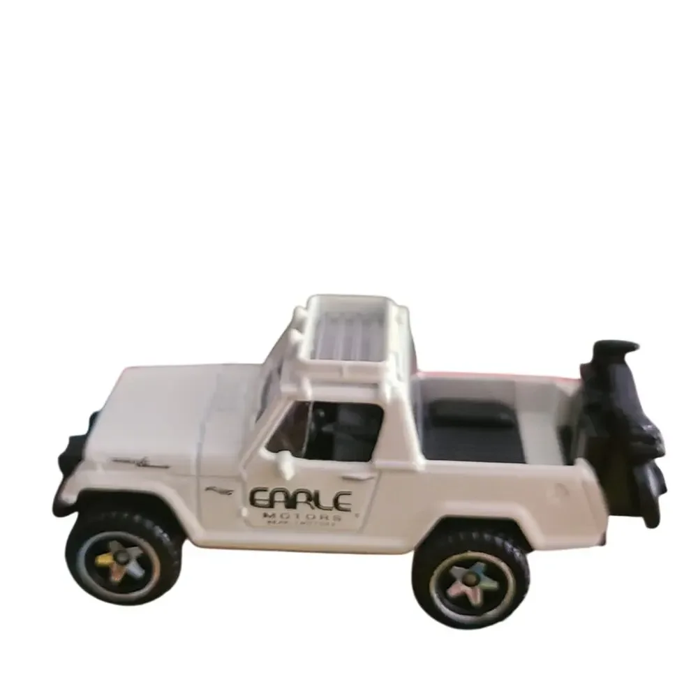 1966 -1970 JEEPSTER COMMANDO DIECAST MODEL PICK-UP TRUCK 1:64 SCALE DIORAMA